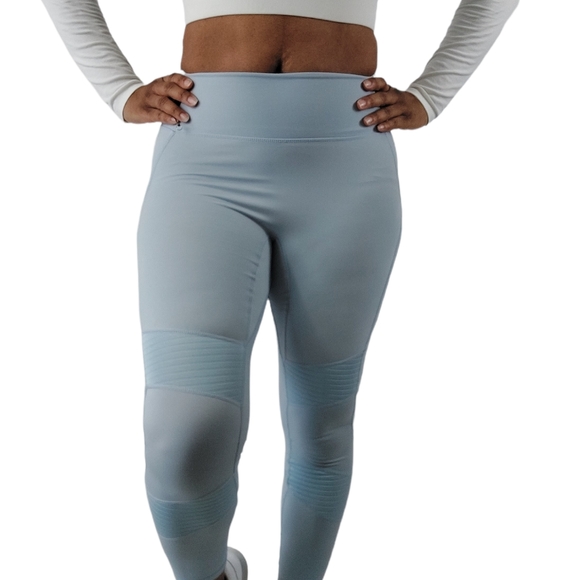 Fabletics Vintage Blue Motion 365 High Waisted Moto 7/8 Leggings - Picture 3 of 12